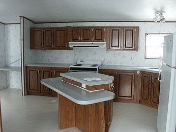 4th image of 8524 Lybbert Dr NE