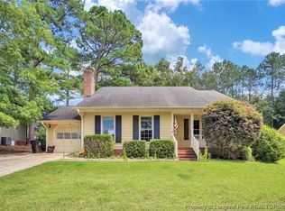 5594 Lockridge Rd, Fayetteville, NC 28311