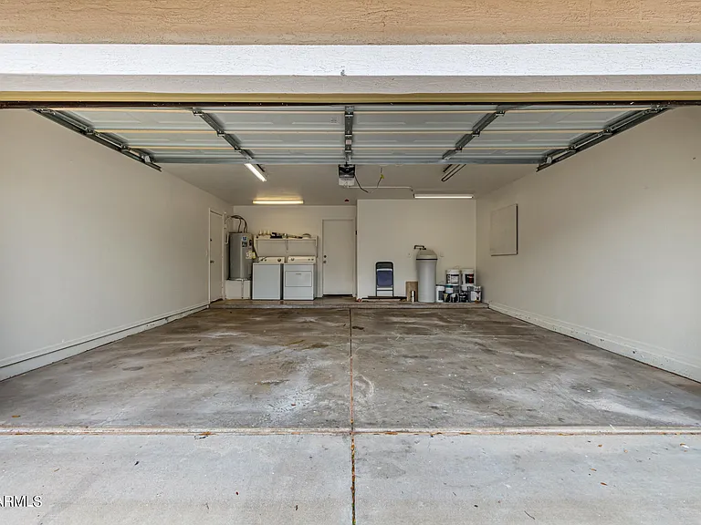 2521 W Desert Spring Way — Photo 36