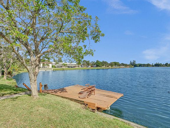 5th image of 4130 SW 61st Avenue