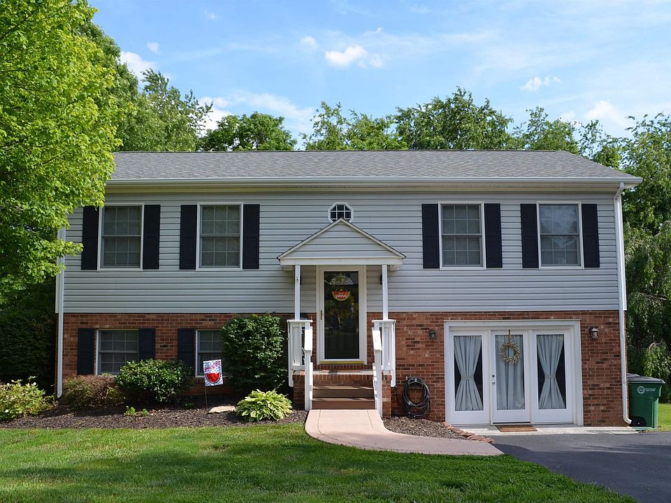 1st image of 610 Warren Ct