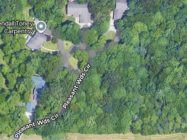 1875 Pleasant Woods Cir, Carbondale, IL 62902