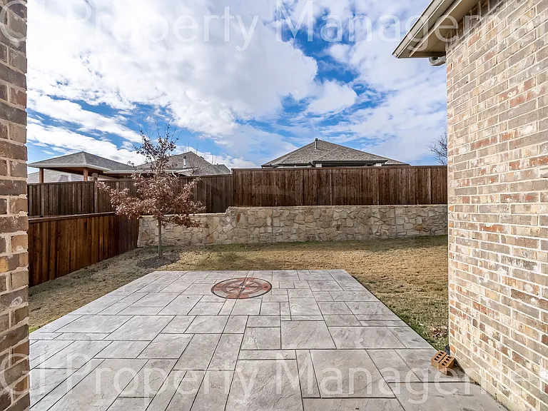 11_API06740HDR_mls_01022024