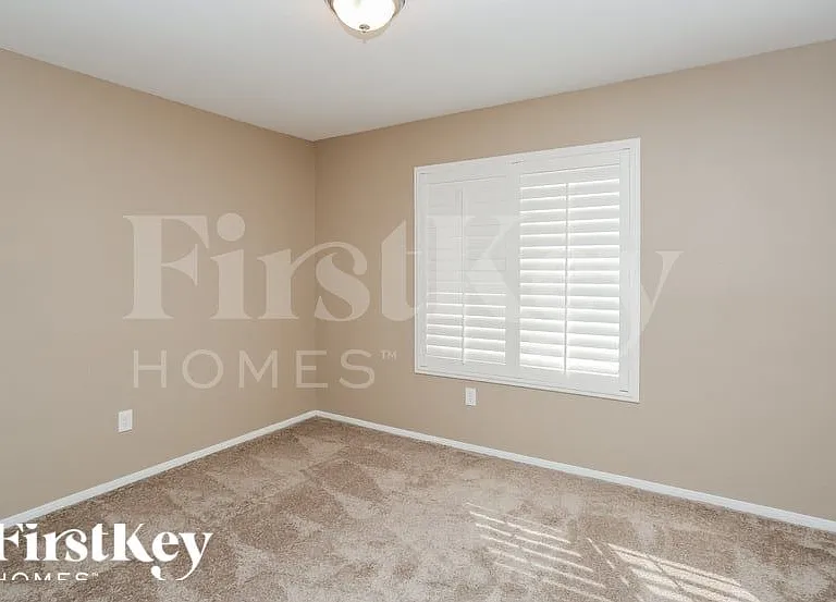 1118 Sport Of Kings Ave — Photo 10