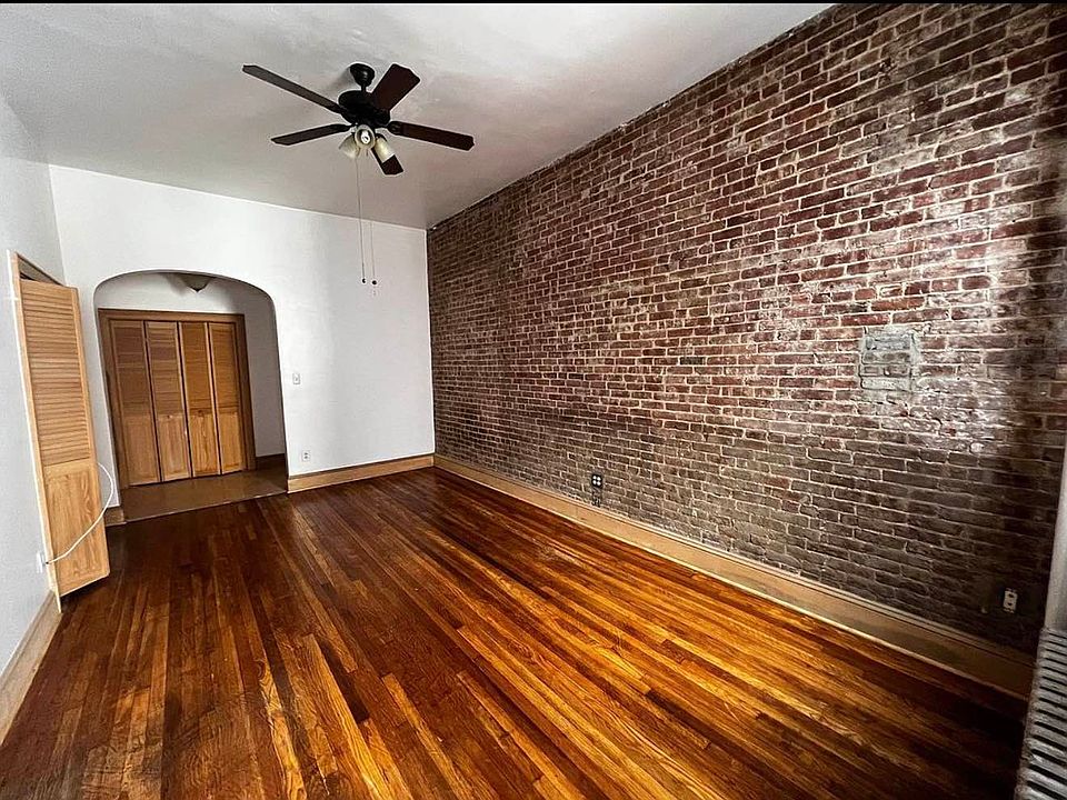 2nd image of 103 W 69th St APT 4C
