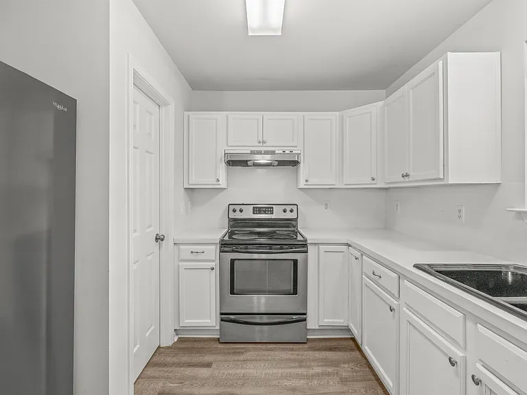 8818 Sharonbrook Dr — Photo 4
