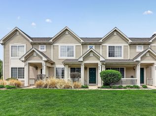 644 Lincoln Station Dr #644, Oswego, IL 60543