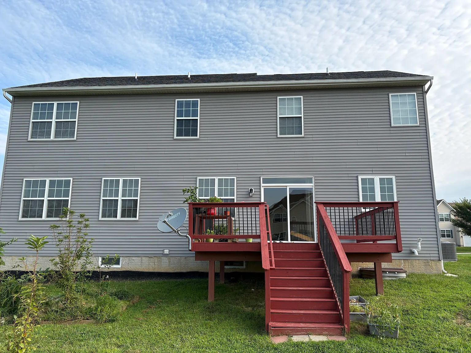 4 bed, 2.5 bath, 2825 sqft, $3,700 — Photo 2
