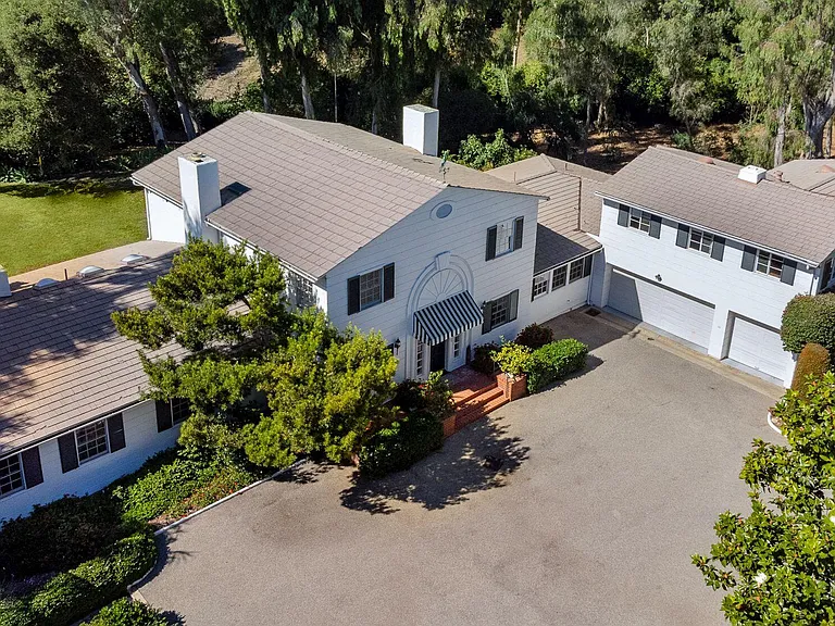 4241 Mariposa Dr — Photo 3