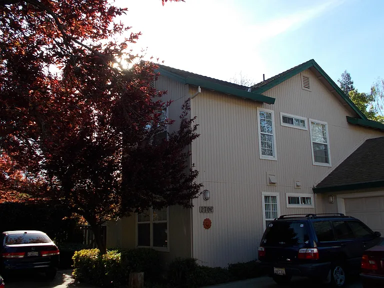 2702 Sycamore Ln — Photo 1