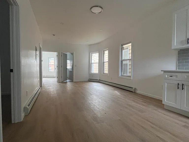 154 President St — Photo 4