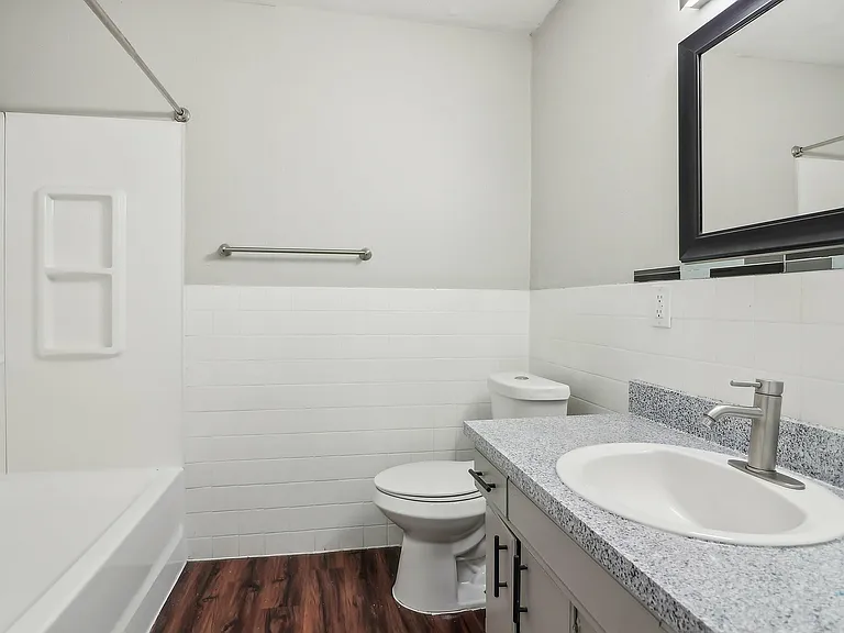 26-web-or-mls-James Ave-022