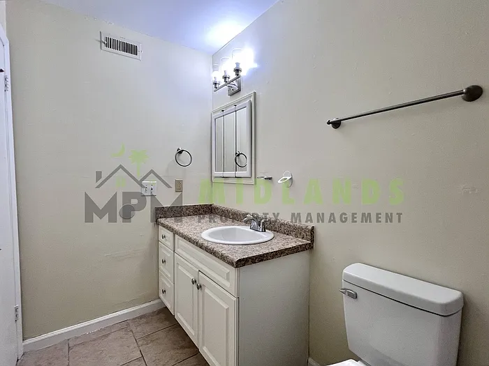 1208 Bush River Rd #F5 — Photo 32