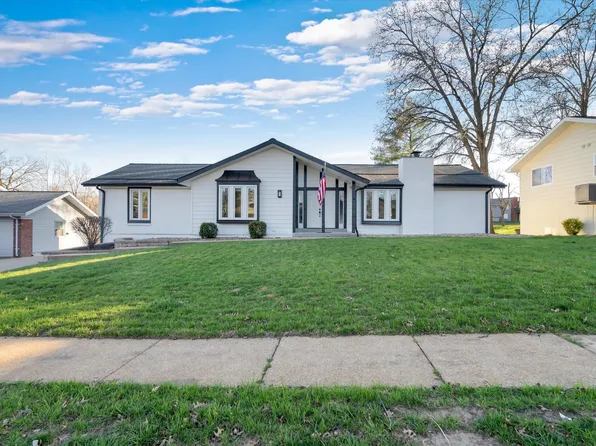 15362 Thistlebriar Ct, Chesterfield, MO 63017