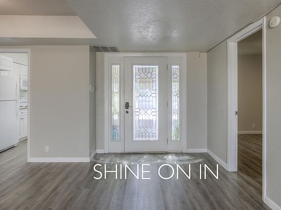 2nd image of 32 Casa Hermosa Dr NE