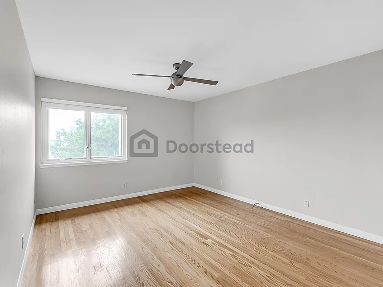 2913 Bayview Dr — Photo 28