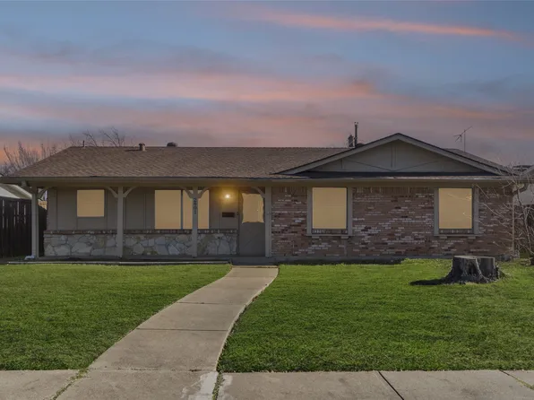2801 Laramie St, Irving, TX 75062