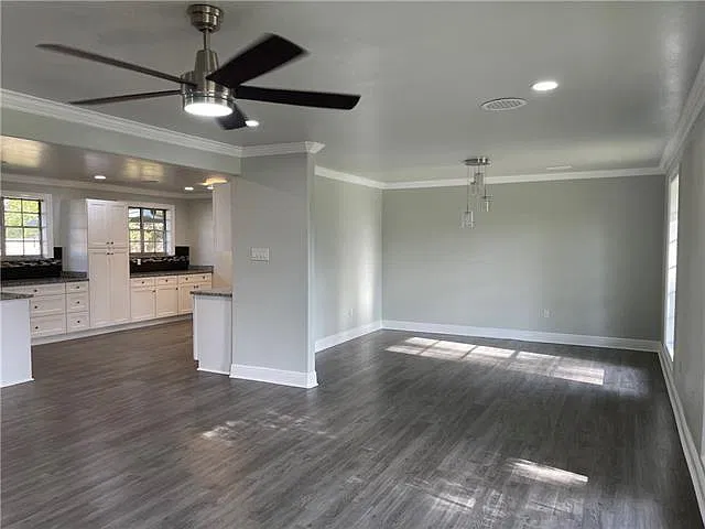 3 bed, 3.0 bath, 2500 sqft, $2,500 — Photo 3