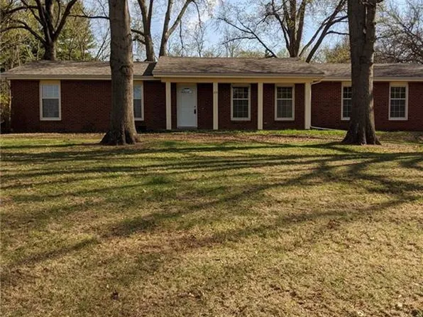 205 Dunns Ln, Richmond, MO 64085