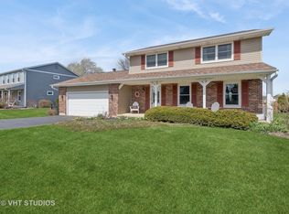 2212 High Point Dr, Lindenhurst, IL 60046