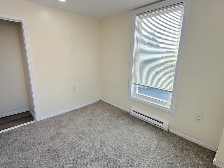 547 N Silk St — Photo 26