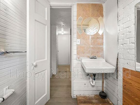 3rd image of 216 E Main St APT 9