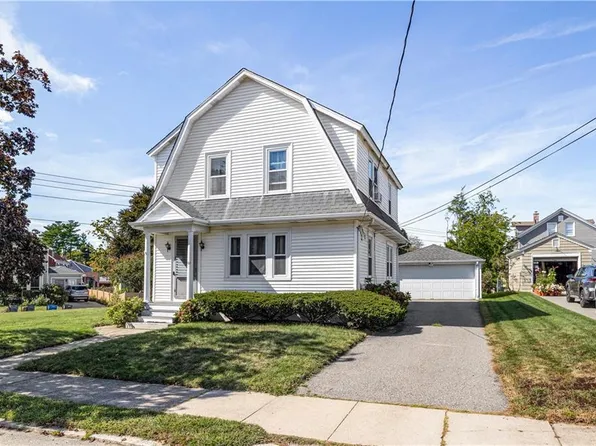 153 Lyndon Rd, Cranston, RI 02905