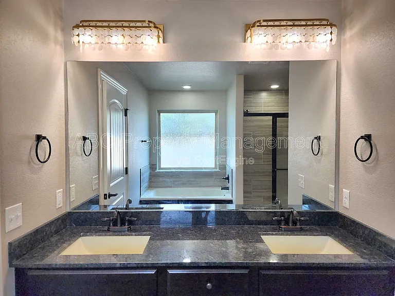 5009 E Truman Ln — Photo 26
