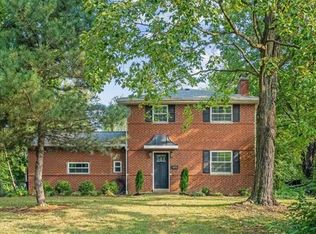 2938 Sherwood Rd, Columbus, OH 43209