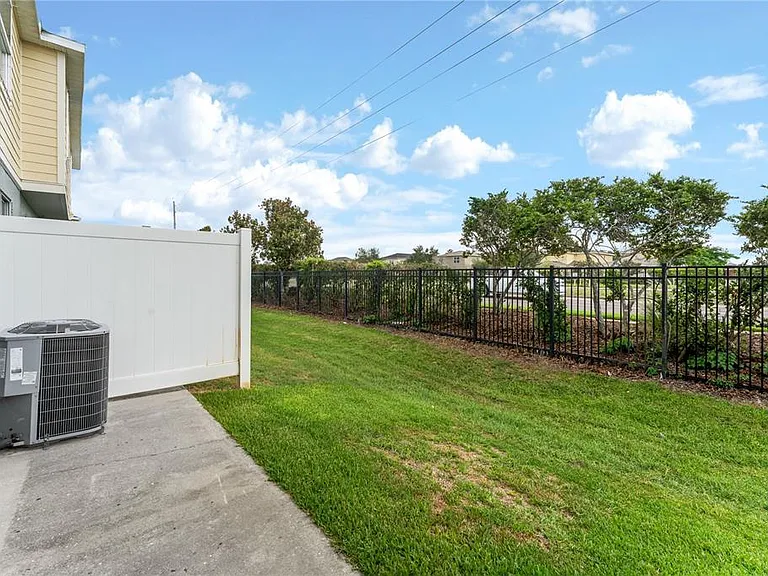 4912 White Sanderling Ct — Photo 13