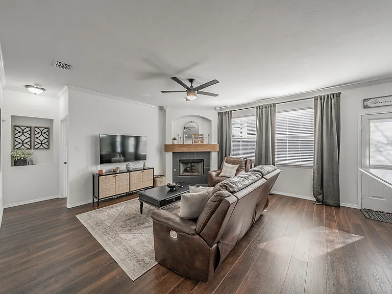 2304 Hickory Ct — Photo 40