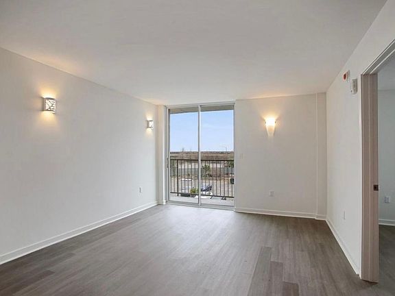 2nd image of 500 Lake Marina Ave APT 325