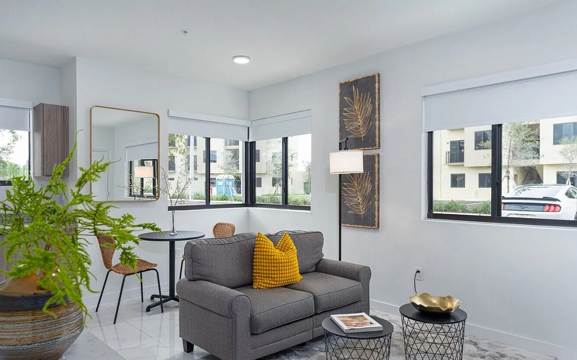 1 bed, 640 sqft, $1,950 — Photo 2