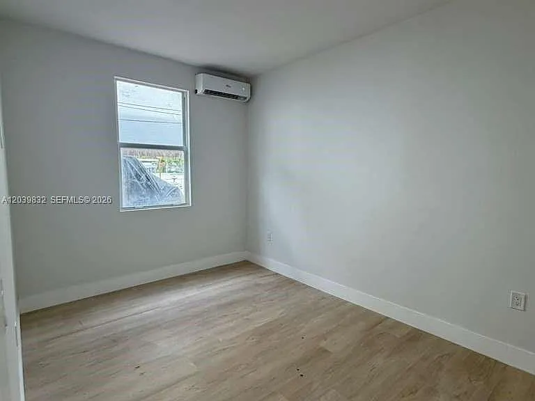 2425 SW 6th St #3 — Photo 4