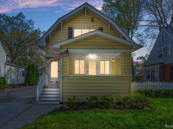 34 Sylvan Ave, Pleasant Ridge, MI 48069