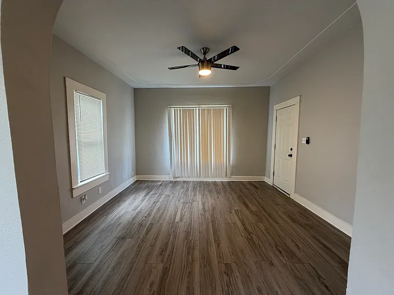 232 Regina St #1 — Photo 4