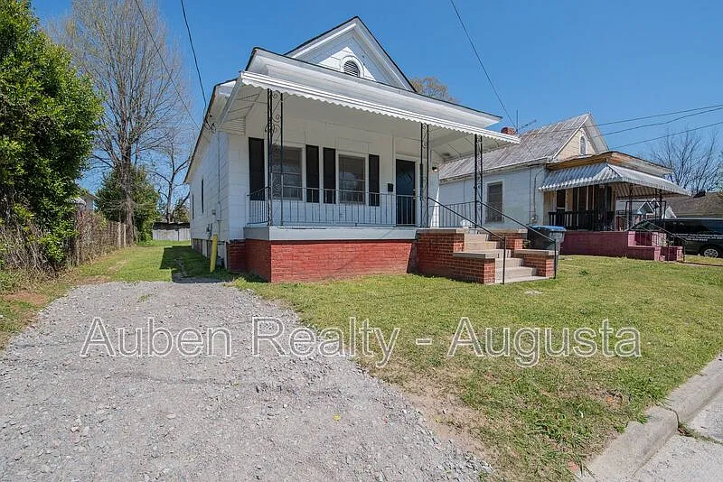 1921 Fenwick St