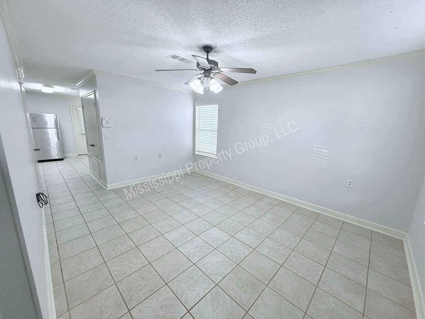 2br/2.5ba For Rent — Photo 2