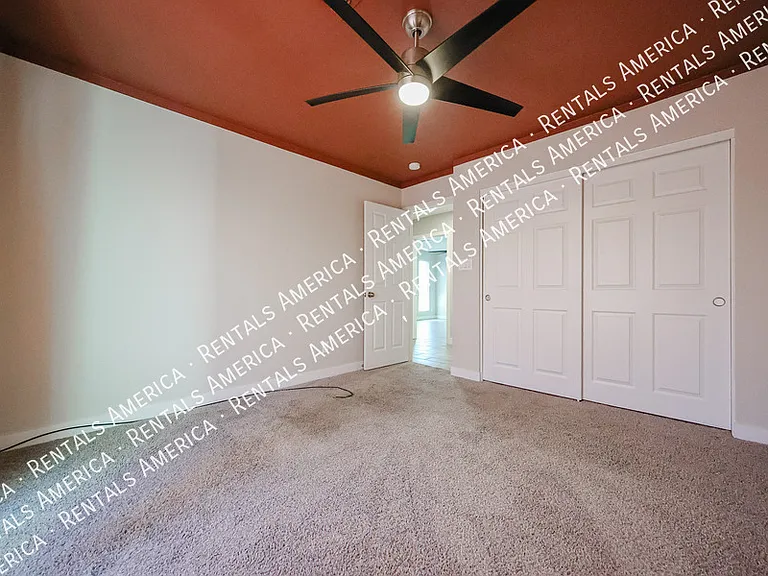 2902 W Straford Dr — Photo 21