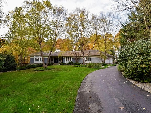 3rd image of 7915 Loral Pines Dr SE