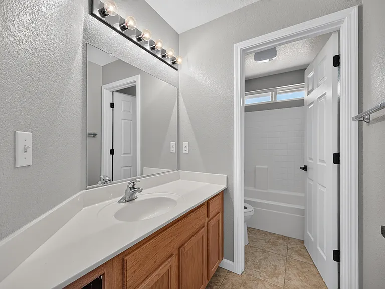 1490 Peppertree Rd — Photo 30