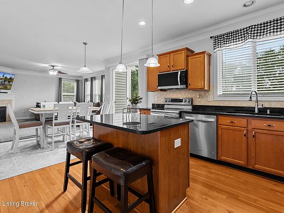 5th image of 8924 Meadow Sweet Way