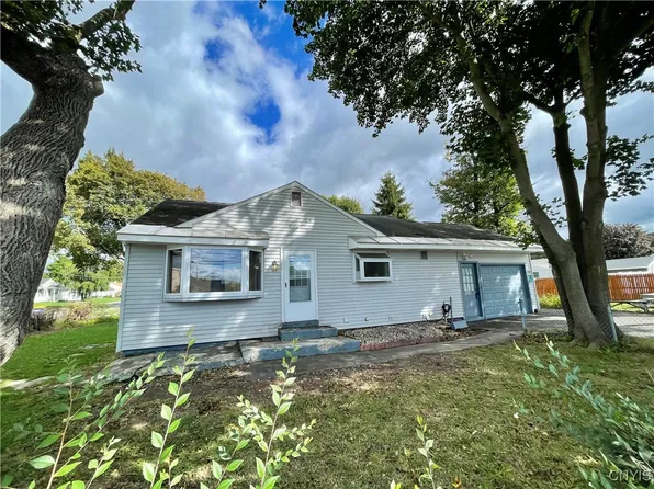 108 Downer St, Baldwinsville, NY 13027