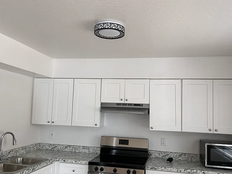 2822 E Mobile Ln #2 — Photo 1