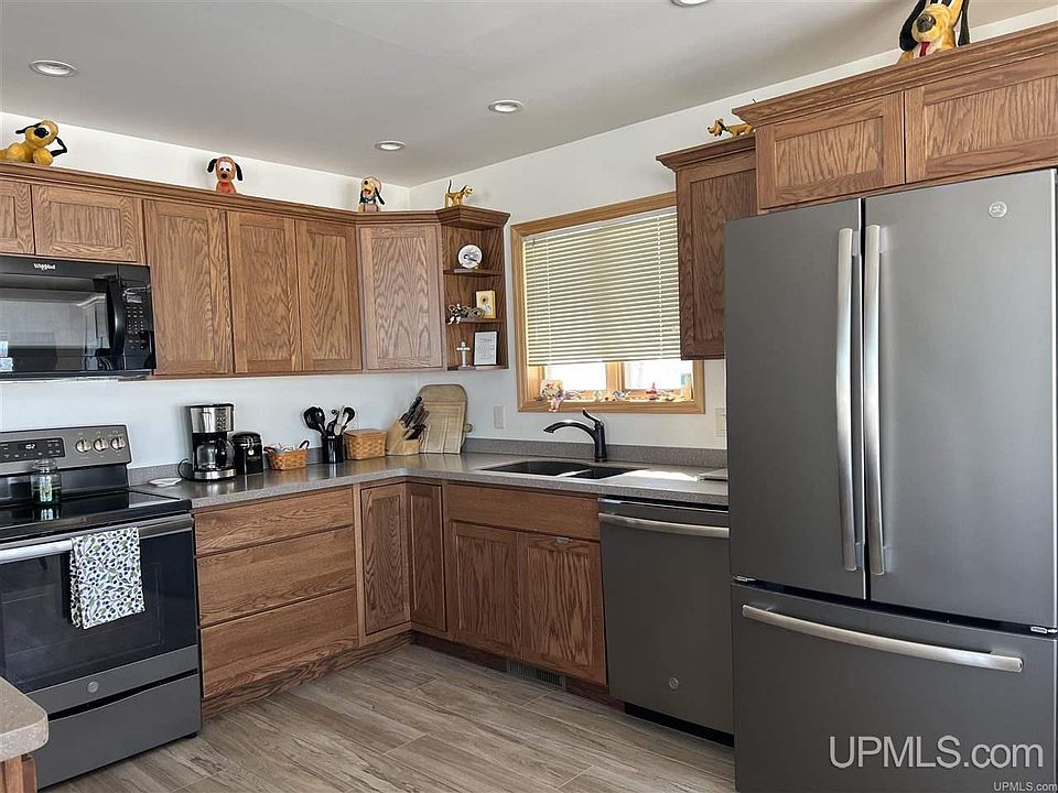 3981 Cedar Bay Rd, Calumet, MI 49913 Zillow