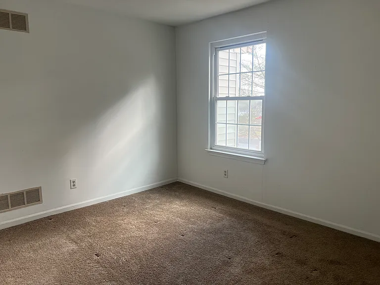 325 Barley Dr — Photo 8
