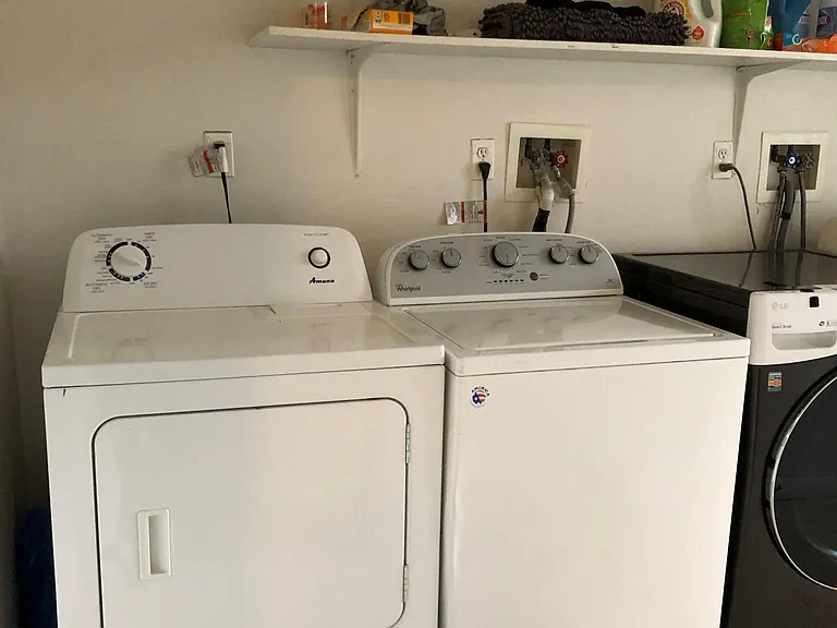 27 Mulock Pl — Photo 10