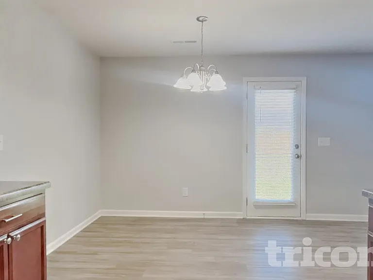 4114 Vershire Ave — Photo 5