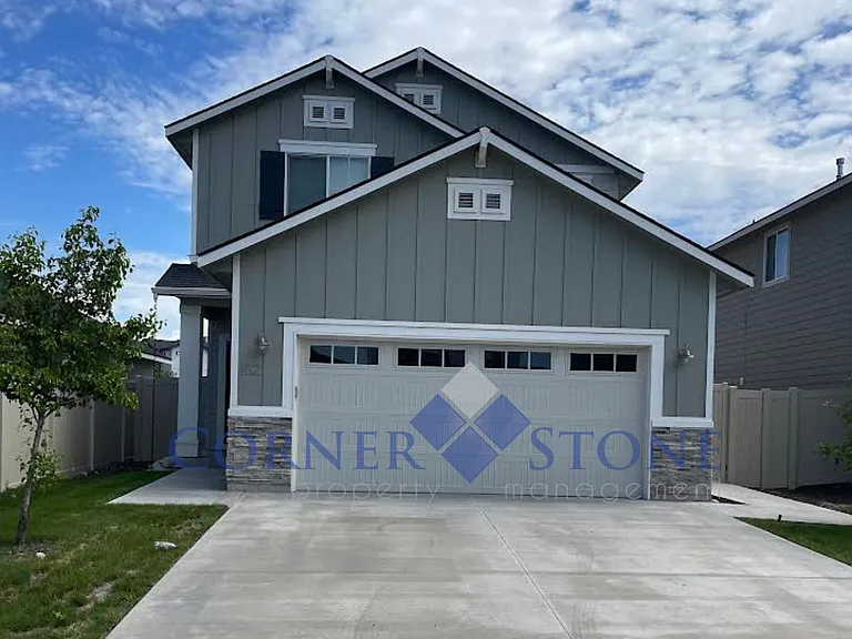 152 S Riggs Spring Ave — Photo 1