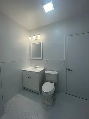 Rented by New York Realty Minimax Inc | media 21